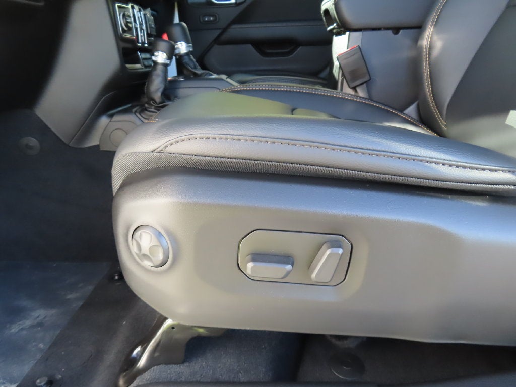 2027 Jeep Wrangler WRANGLER 4-DOOR SAHARA