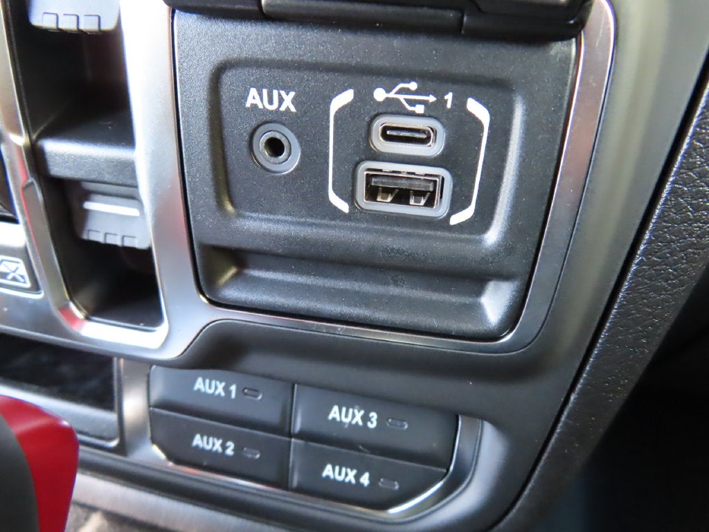 2027 Jeep Wrangler WRANGLER 4-DOOR SAHARA