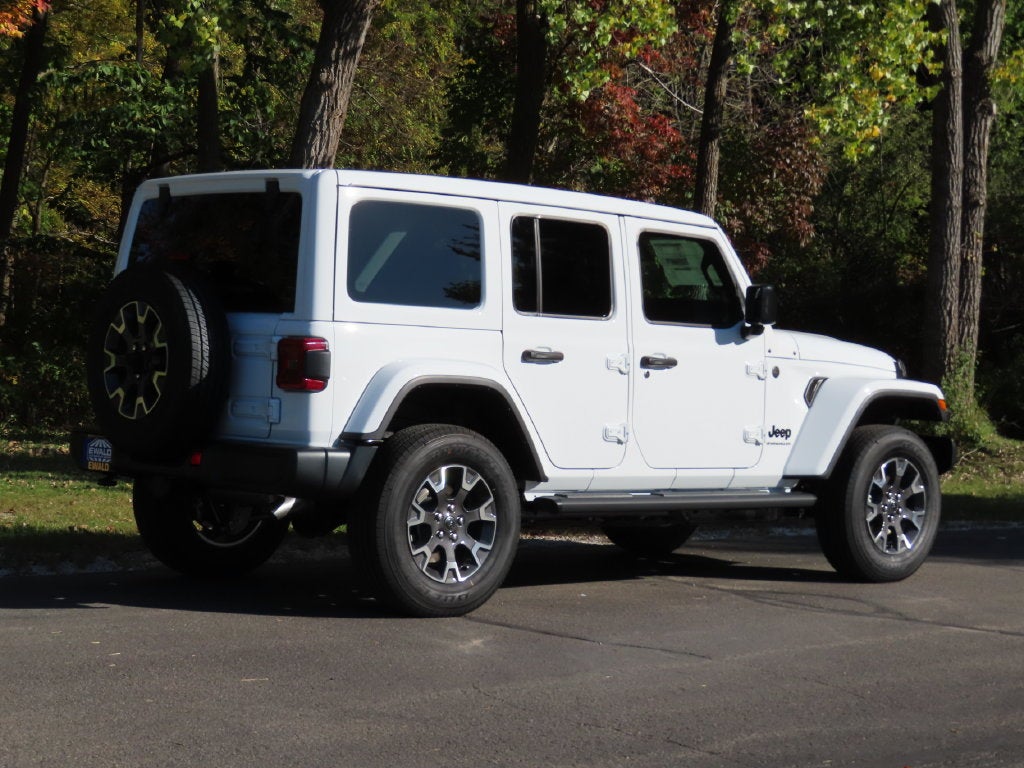 2027 Jeep Wrangler WRANGLER 4-DOOR SAHARA