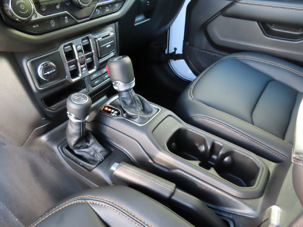 2027 Jeep Wrangler WRANGLER 4-DOOR SAHARA