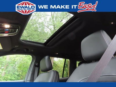 2027 Jeep Grand Cherokee Laredo Altitude