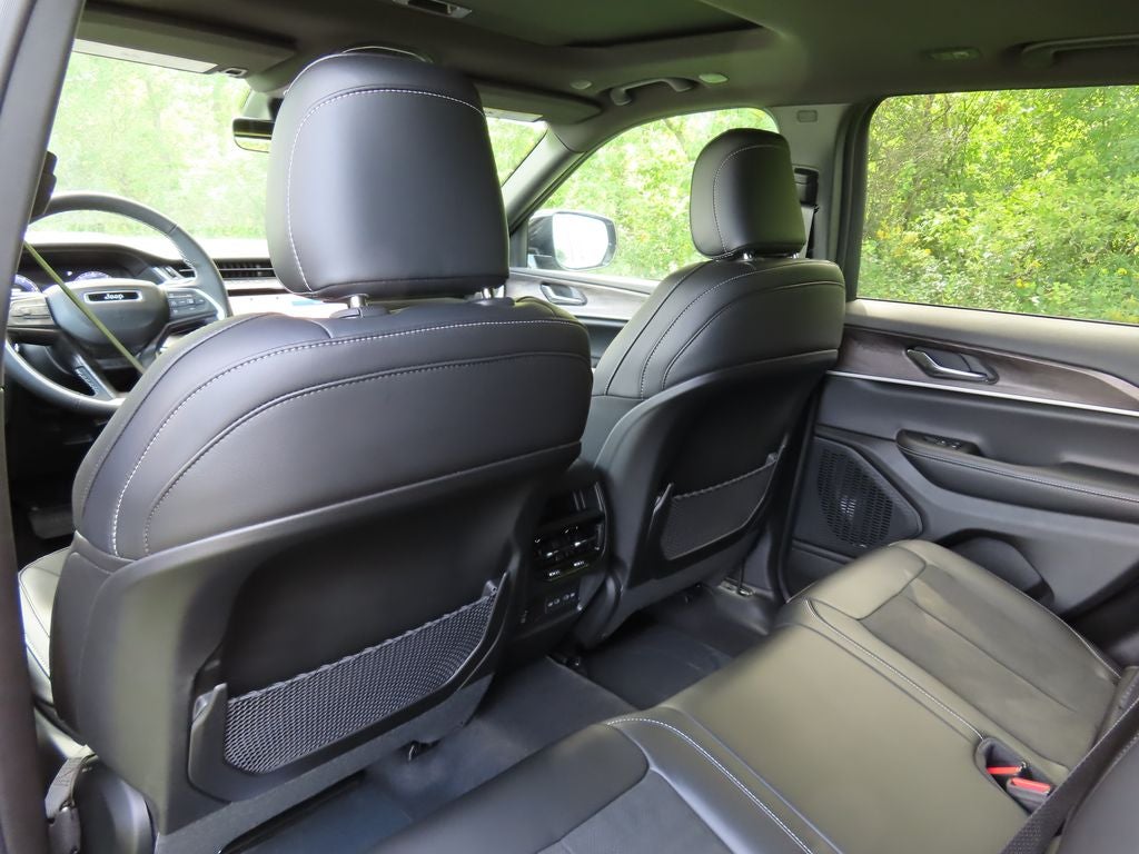 2027 Jeep Grand Cherokee GRAND CHEROKEE LAREDO ALTITUDE 4X4