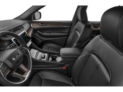 2027 Jeep Grand Cherokee Laredo Altitude