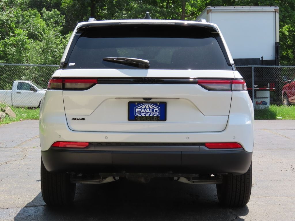 2026 Jeep Grand Cherokee GRAND CHEROKEE LAREDO ALTITUDE 4X4