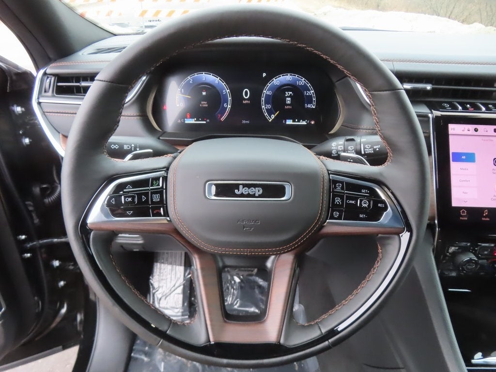 2025 Jeep Grand Cherokee GRAND CHEROKEE SUMMIT 4X4