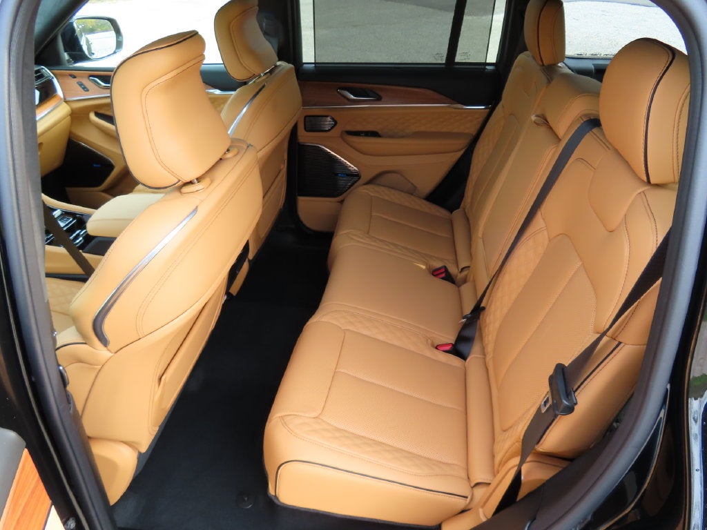 2027 Jeep Grand Cherokee GRAND CHEROKEE SUMMIT 4X4