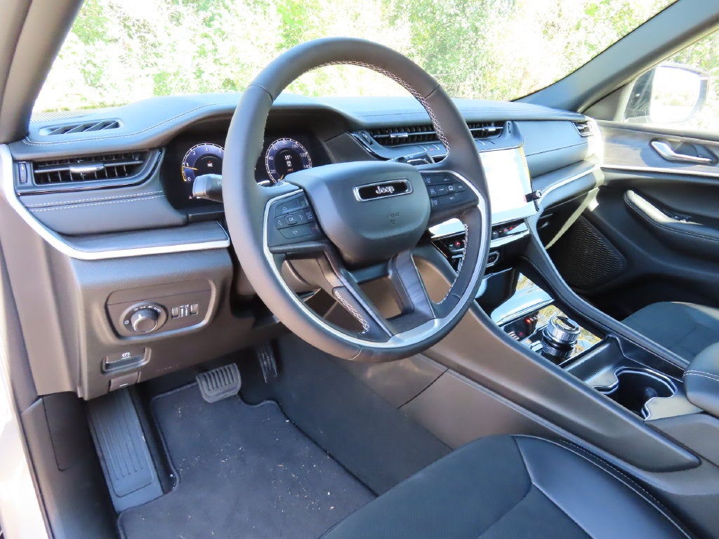 2026 Jeep Grand Cherokee L GRAND CHEROKEE L LAREDO ALTITUDE 4X4