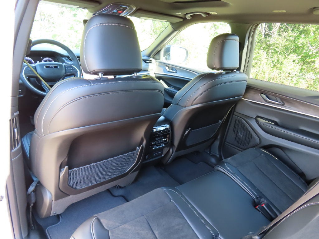 2026 Jeep Grand Cherokee L GRAND CHEROKEE L LAREDO ALTITUDE 4X4
