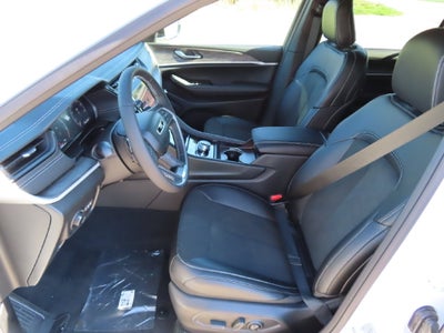 2027 Jeep Grand Cherokee L GRAND CHEROKEE L LAREDO ALTITUDE 4X4