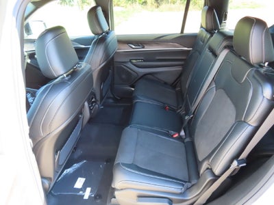 2027 Jeep Grand Cherokee L GRAND CHEROKEE L LAREDO ALTITUDE 4X4