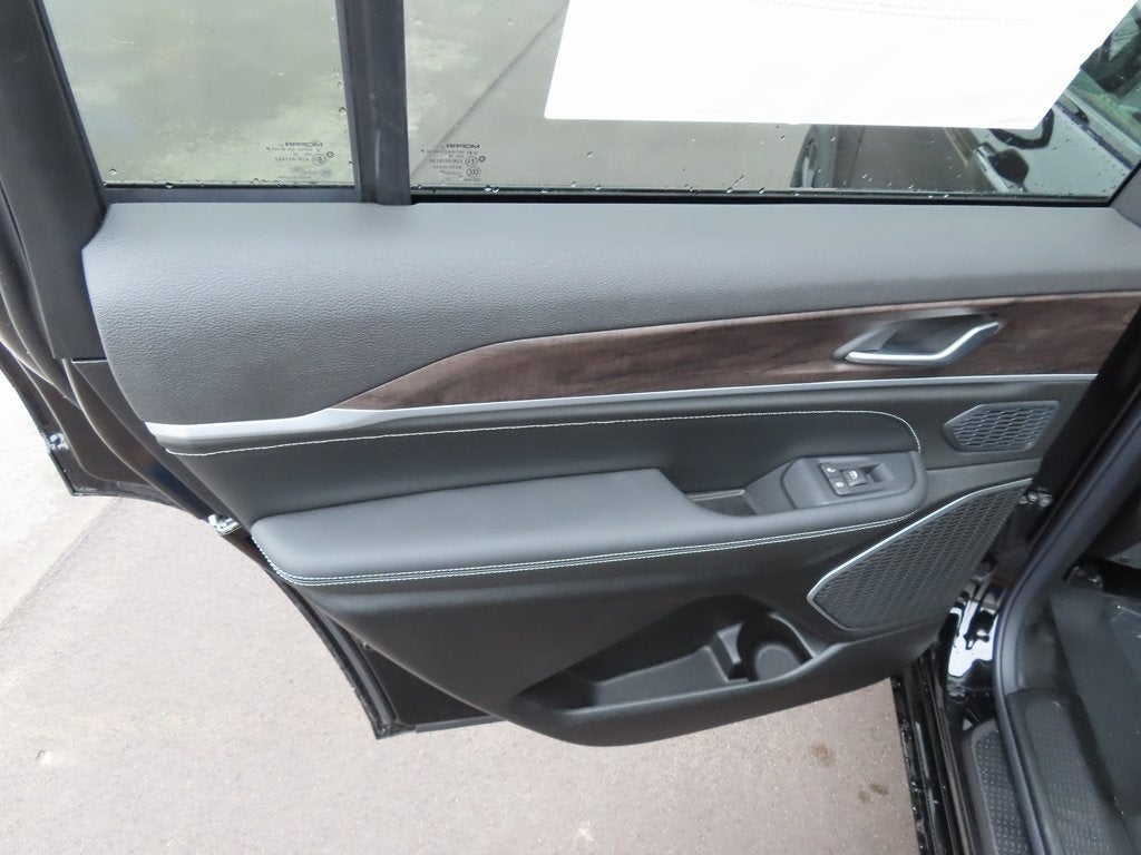 2026 Jeep Grand Cherokee L GRAND CHEROKEE L LIMITED RESERVE 4X4