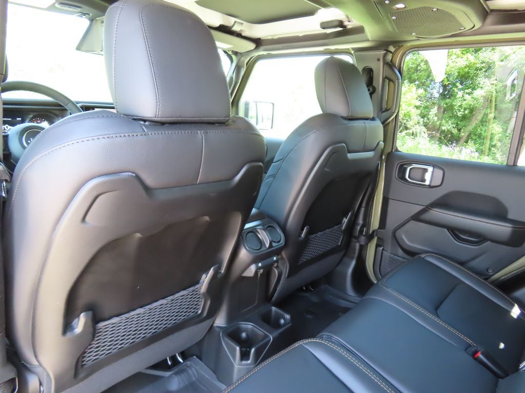 2026 Jeep Gladiator GLADIATOR SAHARA 4X4