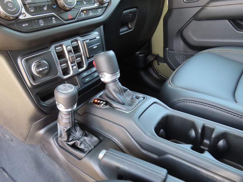2026 Jeep Gladiator GLADIATOR SAHARA 4X4