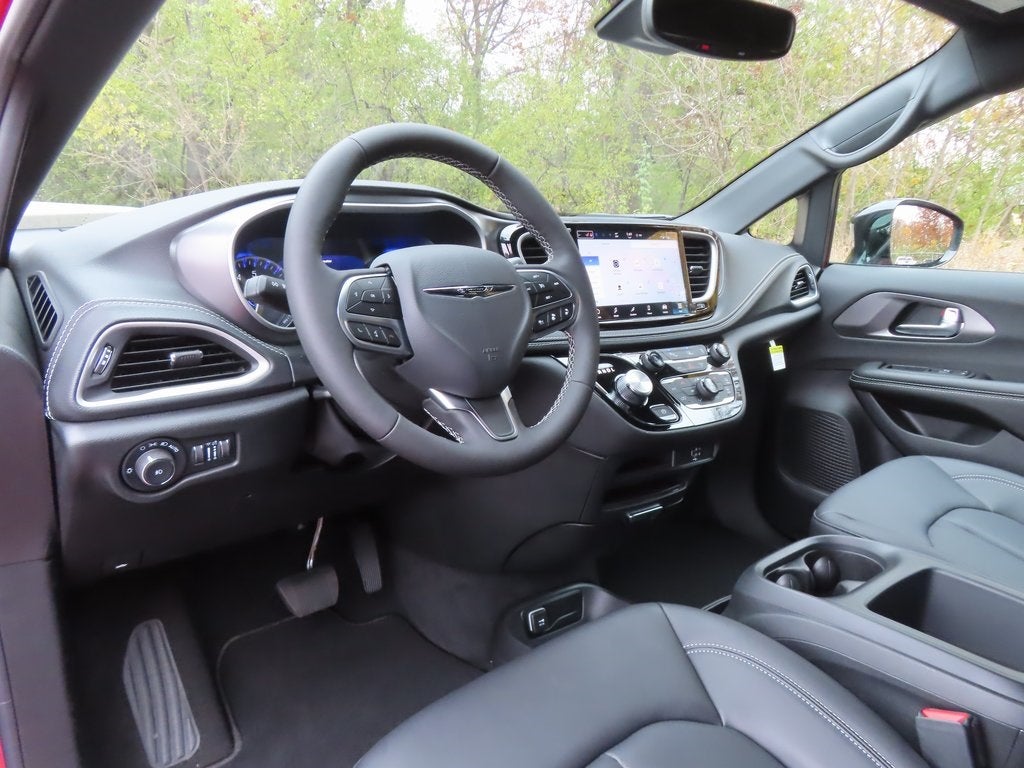 2026 Chrysler Pacifica PACIFICA SELECT AWD