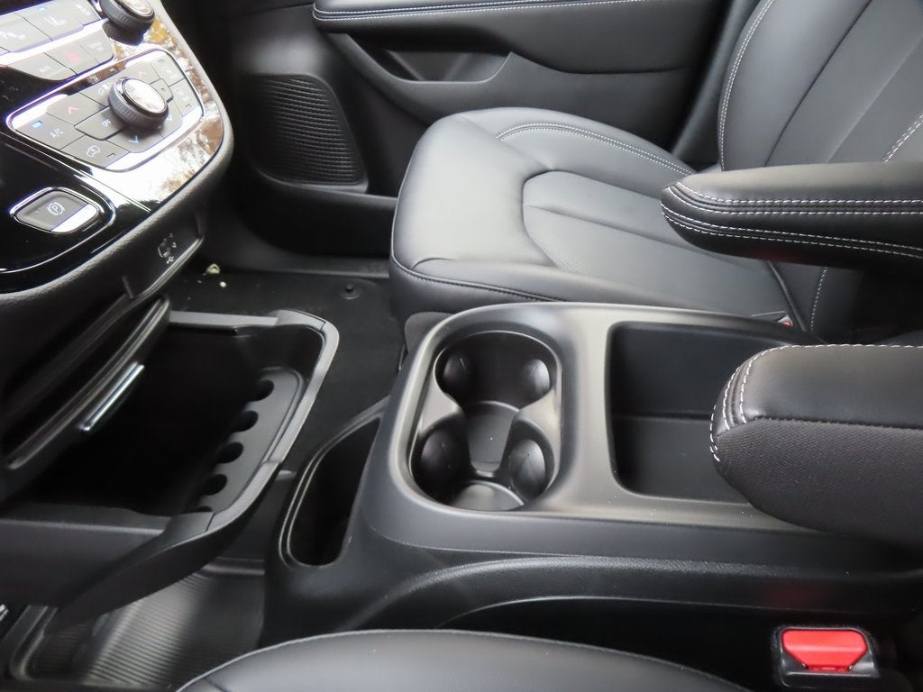 2026 Chrysler Pacifica PACIFICA SELECT AWD