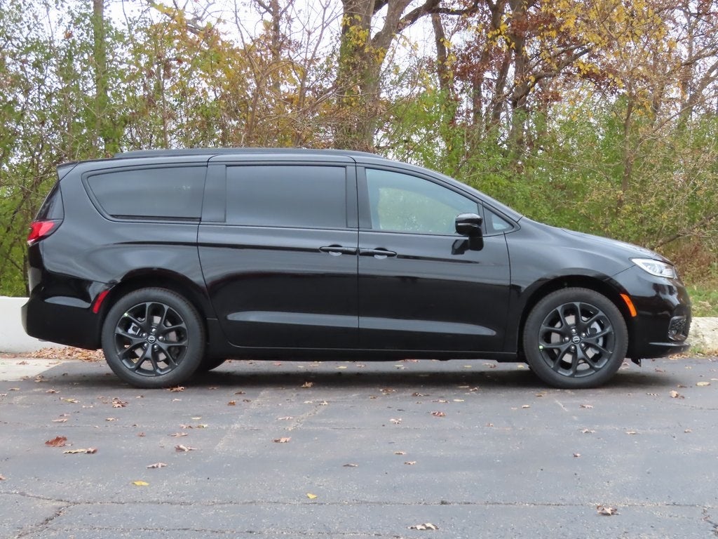 2026 Chrysler Pacifica PACIFICA SELECT AWD