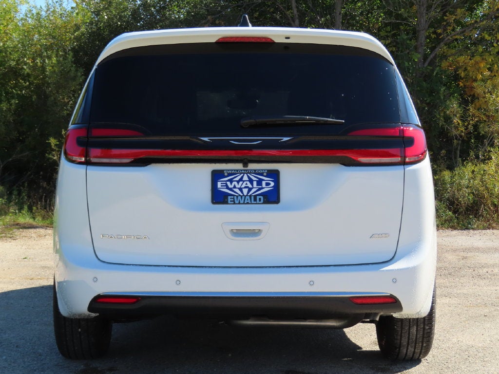 2027 Chrysler Pacifica PACIFICA SELECT AWD