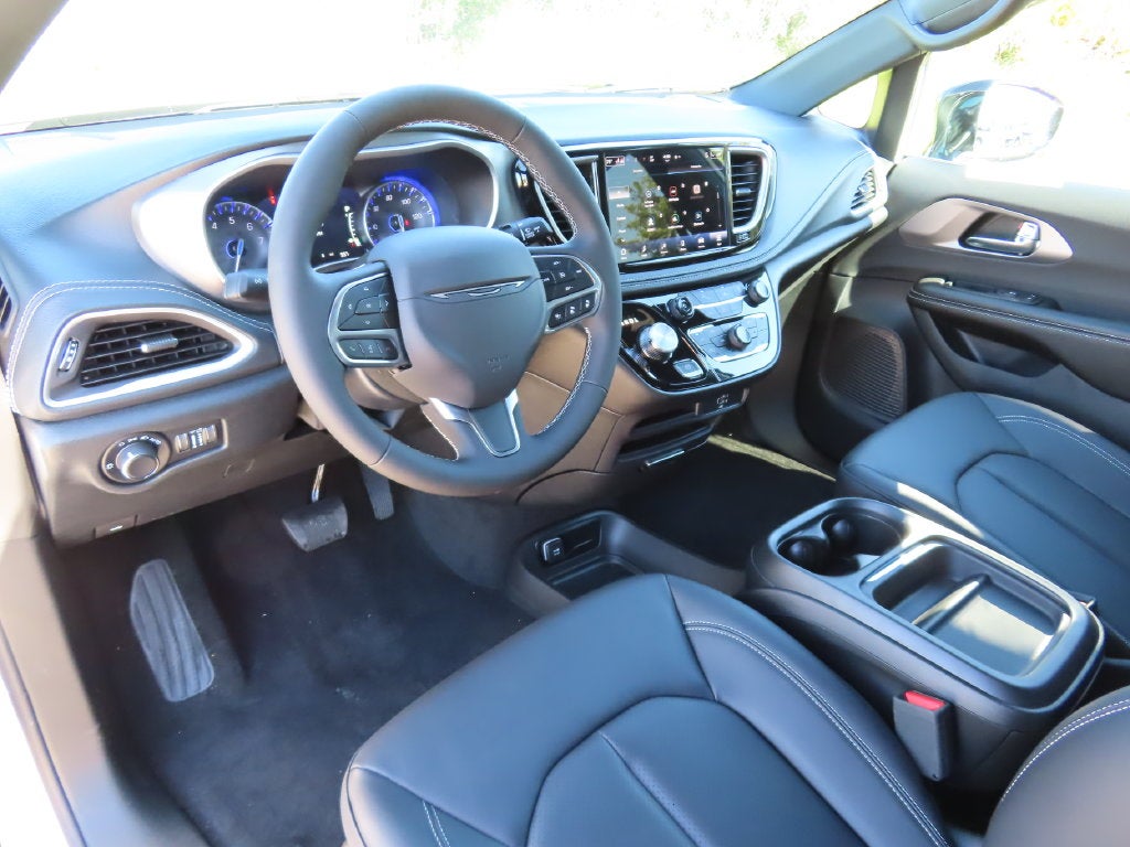 2027 Chrysler Pacifica PACIFICA SELECT AWD
