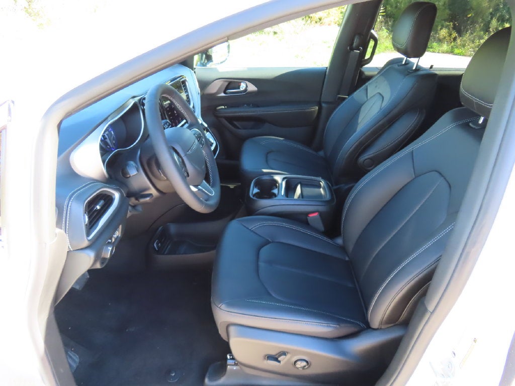 2027 Chrysler Pacifica PACIFICA SELECT AWD