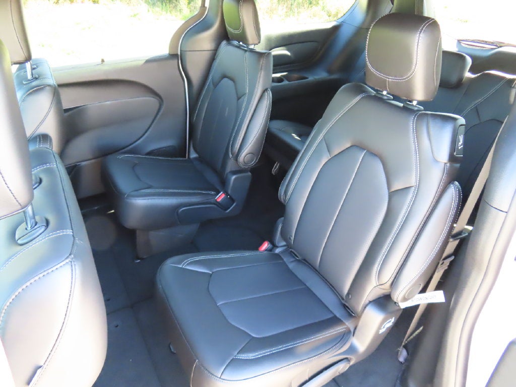 2027 Chrysler Pacifica PACIFICA SELECT AWD