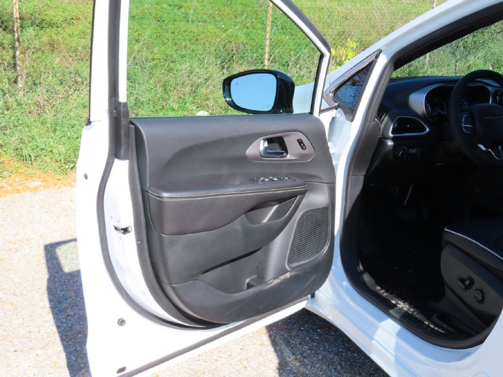 2027 Chrysler Pacifica PACIFICA LIMITED AWD
