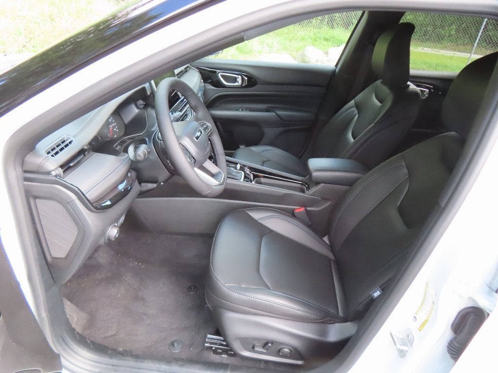 2025 Jeep Compass COMPASS LIMITED 4X4