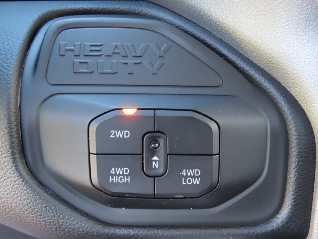 2027 RAM 3500 RAM 3500 BIG HORN CREW CAB 4X4 6'4' BOX