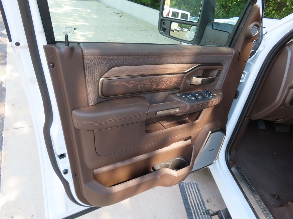 2026 RAM 3500 RAM 3500 LIMITED LONGHORN CREW CAB 4X4 8' BOX