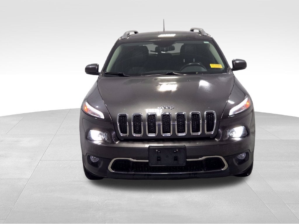 Used 2017 Jeep Cherokee Limited with VIN 1C4PJMDS8HW649634 for sale in Franklin, WI