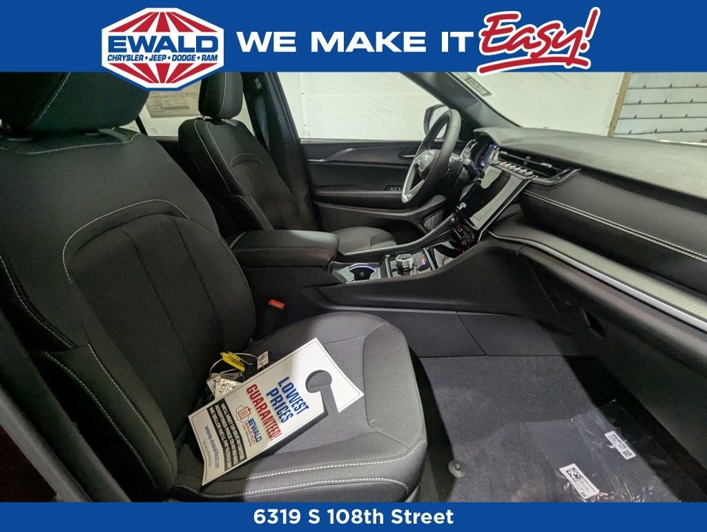 2025 Jeep Grand Cherokee Laredo