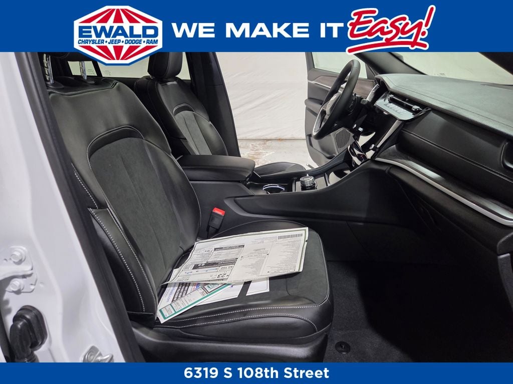 2026 Jeep Grand Cherokee Laredo