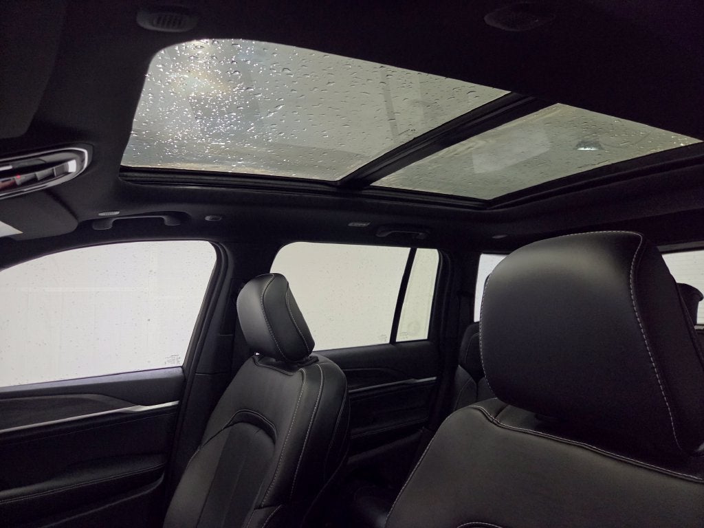 2027 Jeep Grand Cherokee Limited Reserve