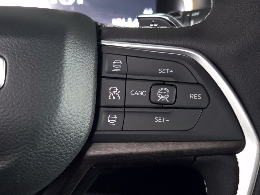 2027 Jeep Grand Cherokee Limited Reserve