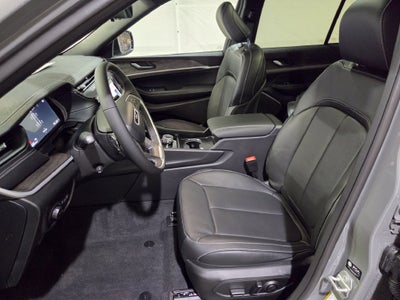 2027 Jeep Grand Cherokee Limited Reserve