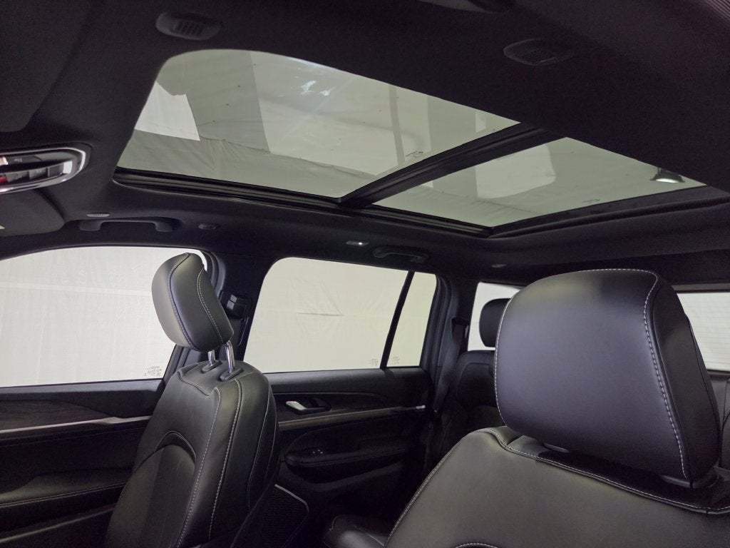 2027 Jeep Grand Cherokee Limited Reserve