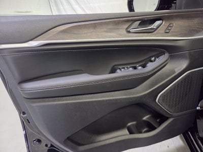 2027 Jeep Grand Cherokee Limited Reserve