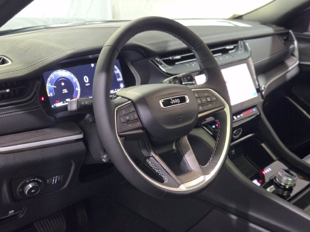 2027 Jeep Grand Cherokee Limited Reserve