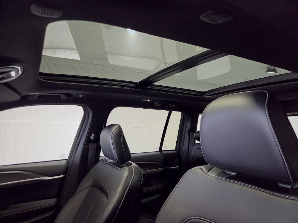 2027 Jeep Grand Cherokee Limited Reserve