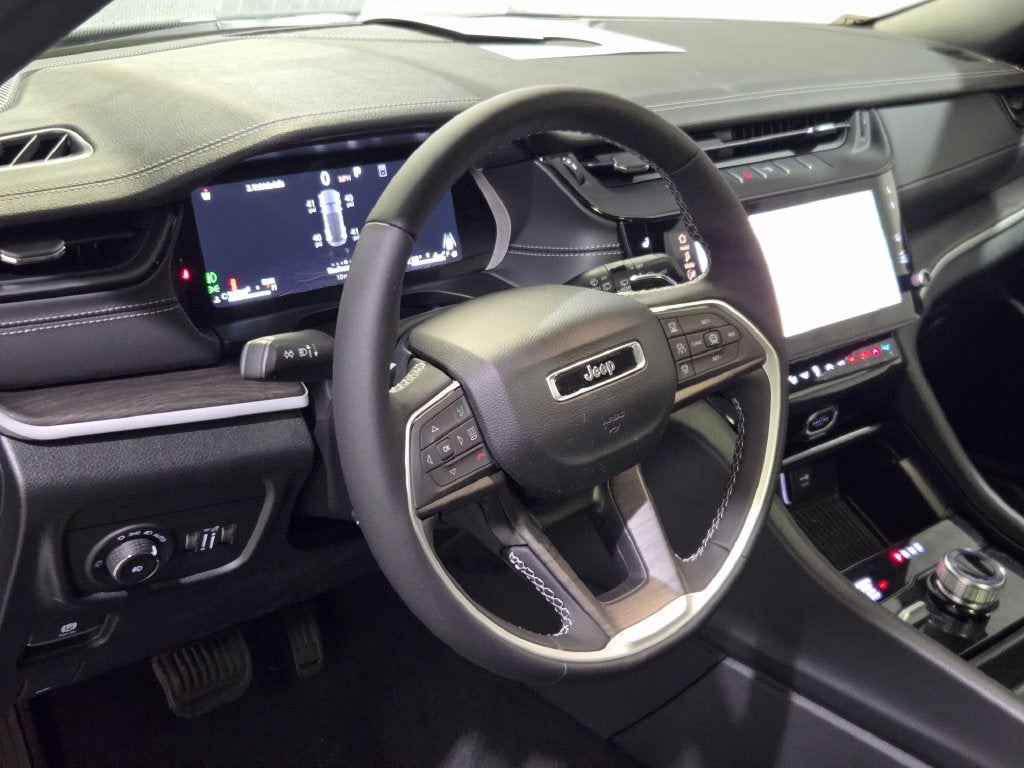 2027 Jeep Grand Cherokee Limited Reserve