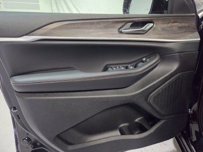 2027 Jeep Grand Cherokee L Laredo Altitude