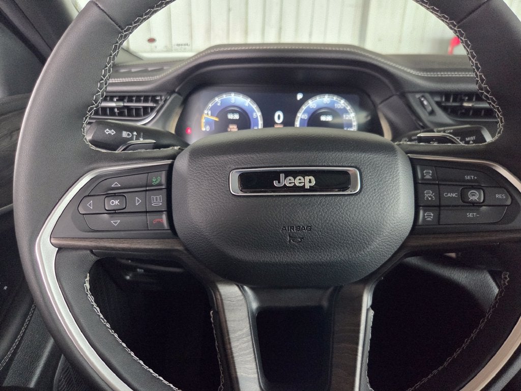 2027 Jeep Grand Cherokee L Laredo Altitude