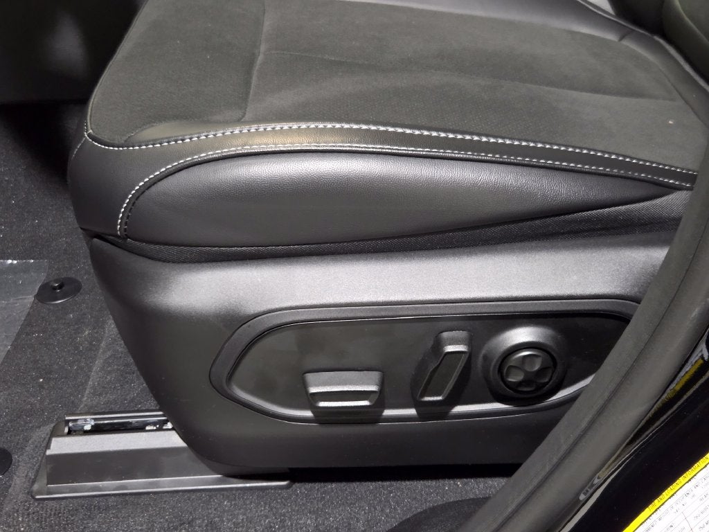 2027 Jeep Grand Cherokee L Laredo Altitude