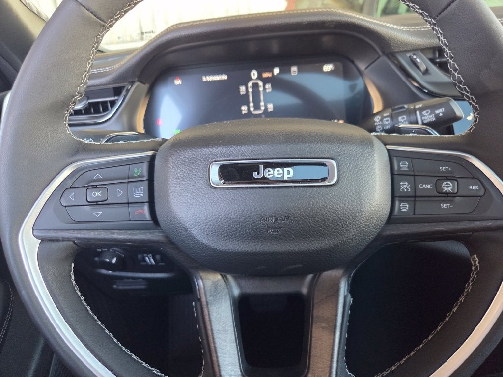 2027 Jeep Grand Cherokee L Laredo Altitude