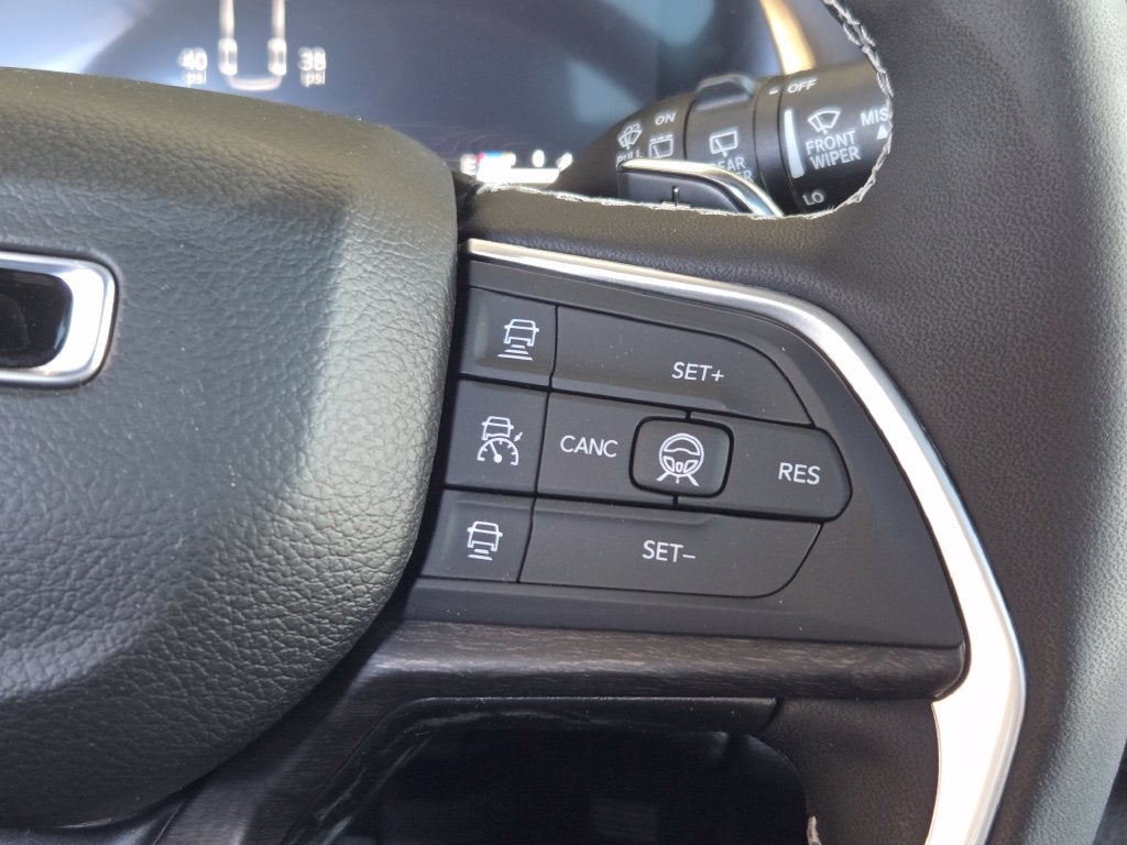 2027 Jeep Grand Cherokee L Laredo Altitude