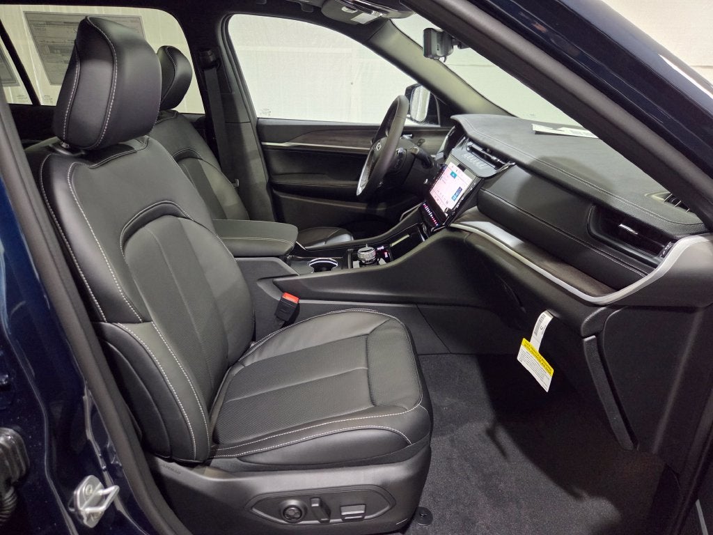 2027 Jeep Grand Cherokee L Limited Reserve