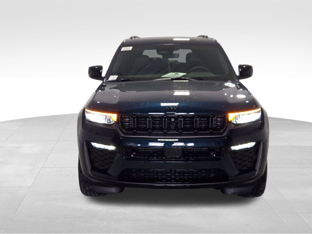 2027 Jeep Grand Cherokee L Limited Reserve