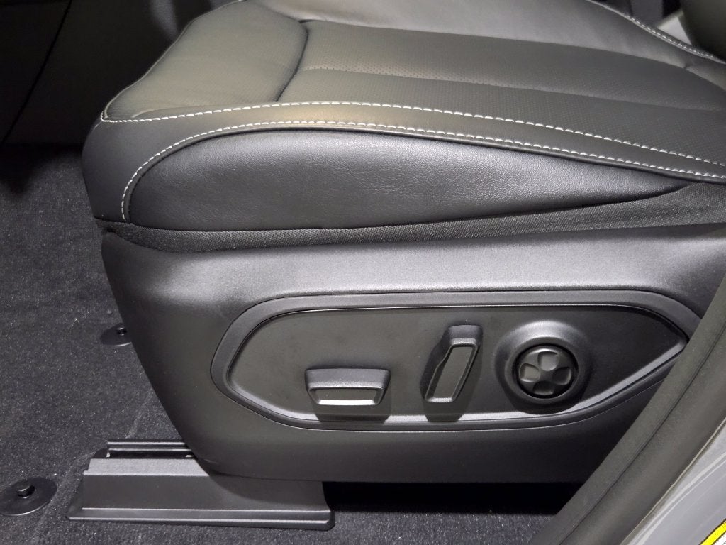 2027 Jeep Grand Cherokee L Limited Reserve