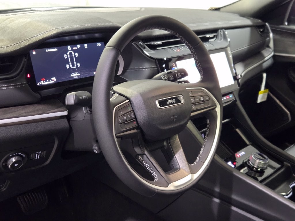 2027 Jeep Grand Cherokee L Limited Reserve