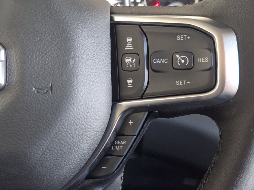 2027 RAM 1500 Big Horn/Lone Star
