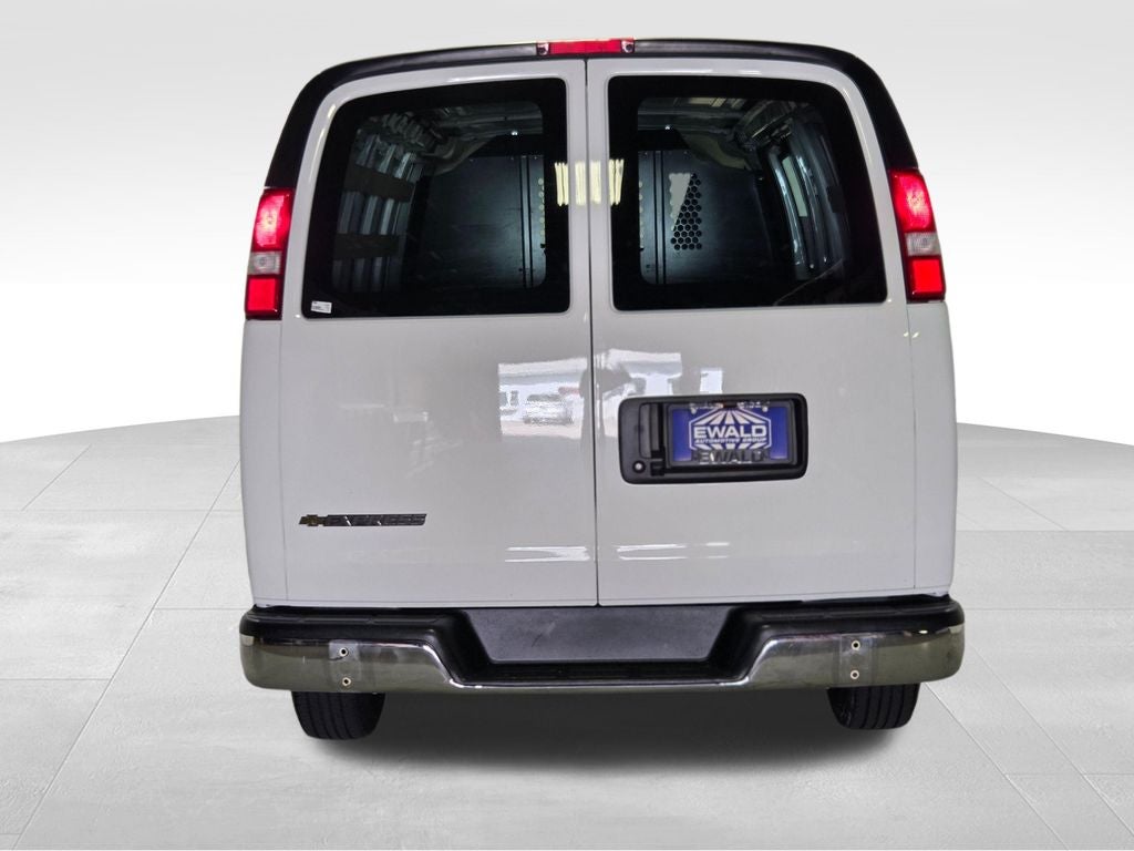 2025 Chevrolet Express 2500 Work Van Cargo